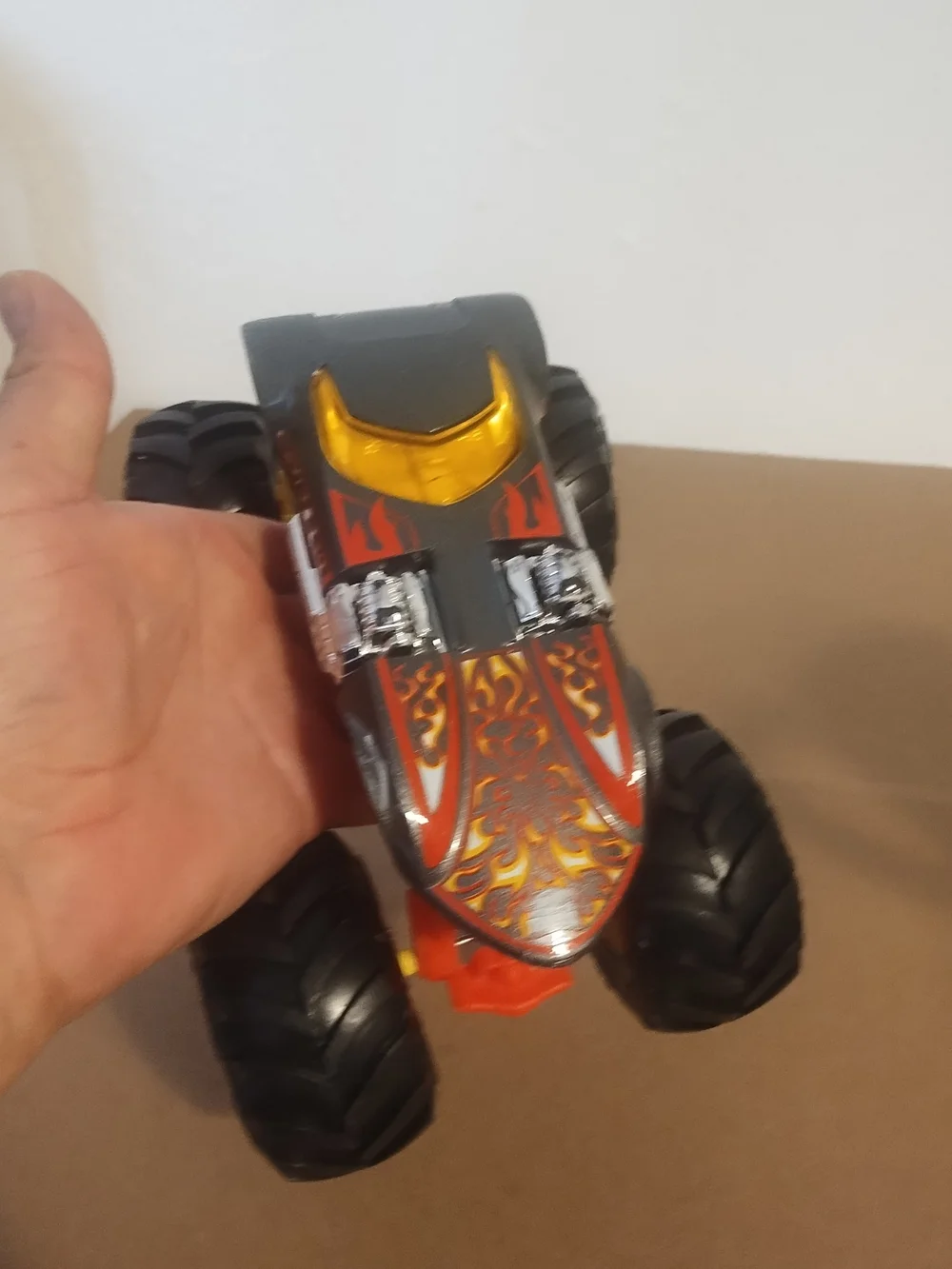 Hot Wheels - Monster Trucks Oversized (Twin Mill) / Toys some scratches